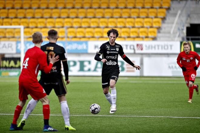 Mehmet Hetemaj jatkaa SJK:n paidassa. KUVA: TOMI KOSONEN