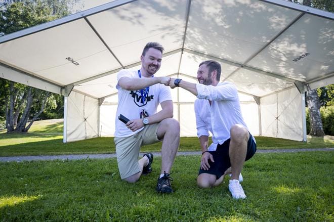 Vaasa Festivalin promoottori Tommi Mäki ja Strampenin toimitusjohtaja Robert Ekman odottavat innolla tulevaa viikonloppua. Strampen huolehtii Vaasa Festivalin VIP-asiakkaiden tarjoilusta. Kuva: Paula Kaskimaa