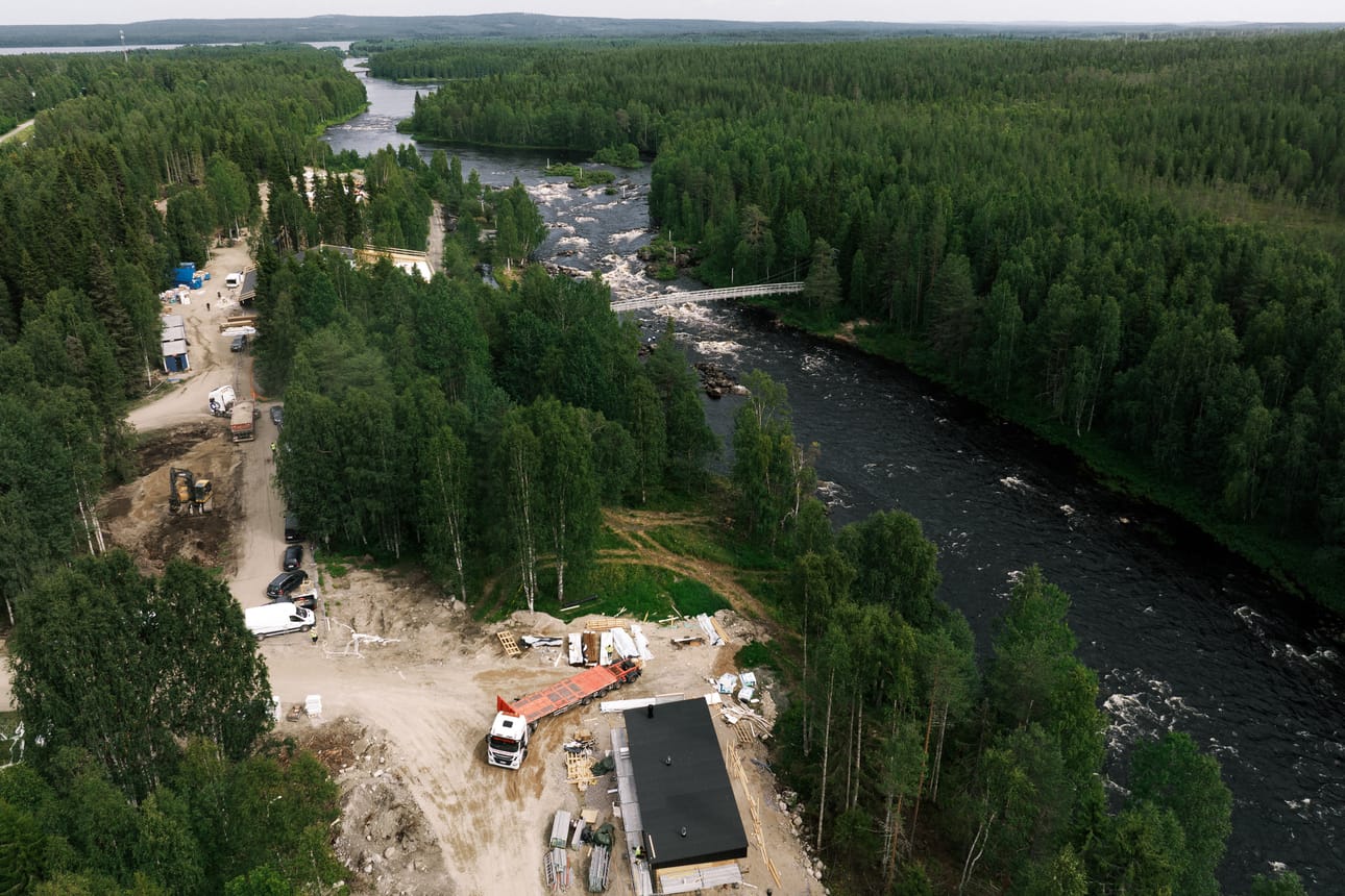 Parkkipaikkaa laajennetaan kuvan vasemmassa reunassa.