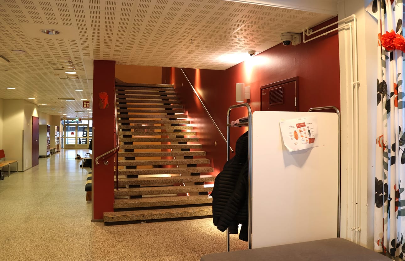 Kristiinan suomenkieliseen yläkouluun on haettu muun muassa erityisopettajia ja tekstiilityön opettajaa.