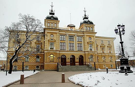 Kuvassa Oulun kaupungintalo.