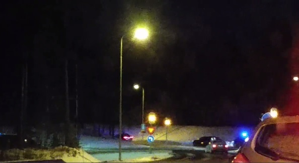Medvedevin seurue pysäytti liikenteen monissa Oulun risteyksissä