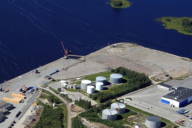 Terminaali sijaitsee Alholman teollisuusalueella Pietarsaaressa. Kuva: Wibax