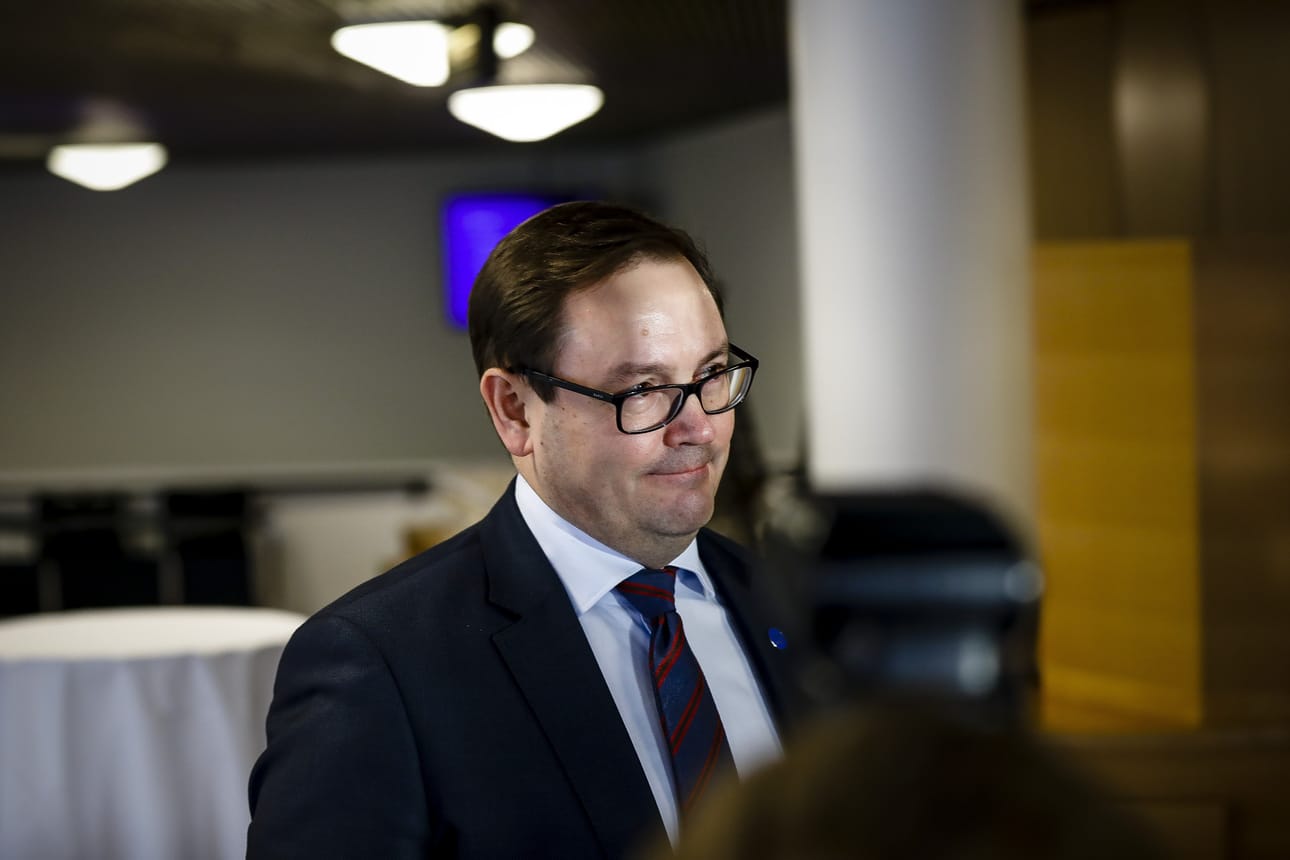 Veli-Matti Mattilan mukaan suomalaisten palkat ovat 10-15 prosenttia liian korkeat.