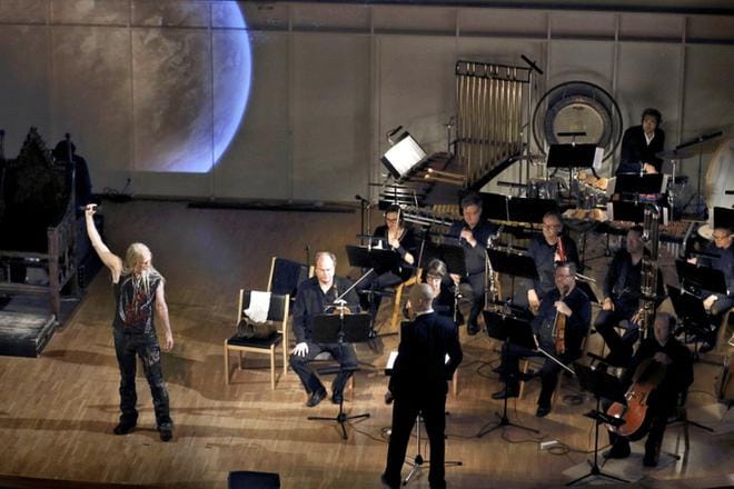 Lumikuningas ja musta Madonna -oopperan konserttiversio tarjosi yleisölle harvinaista herkkua. KUVAT: HEIKKI HAKANEN
