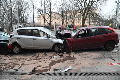 19 ihmistä loukkaantui auton ajettua väkijoukkoon Puolassa