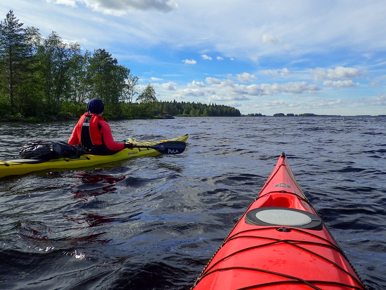 Petkeljärven alueen vesistöt sopivat hyvin melontaan. Kuva Nuorajärveltä.