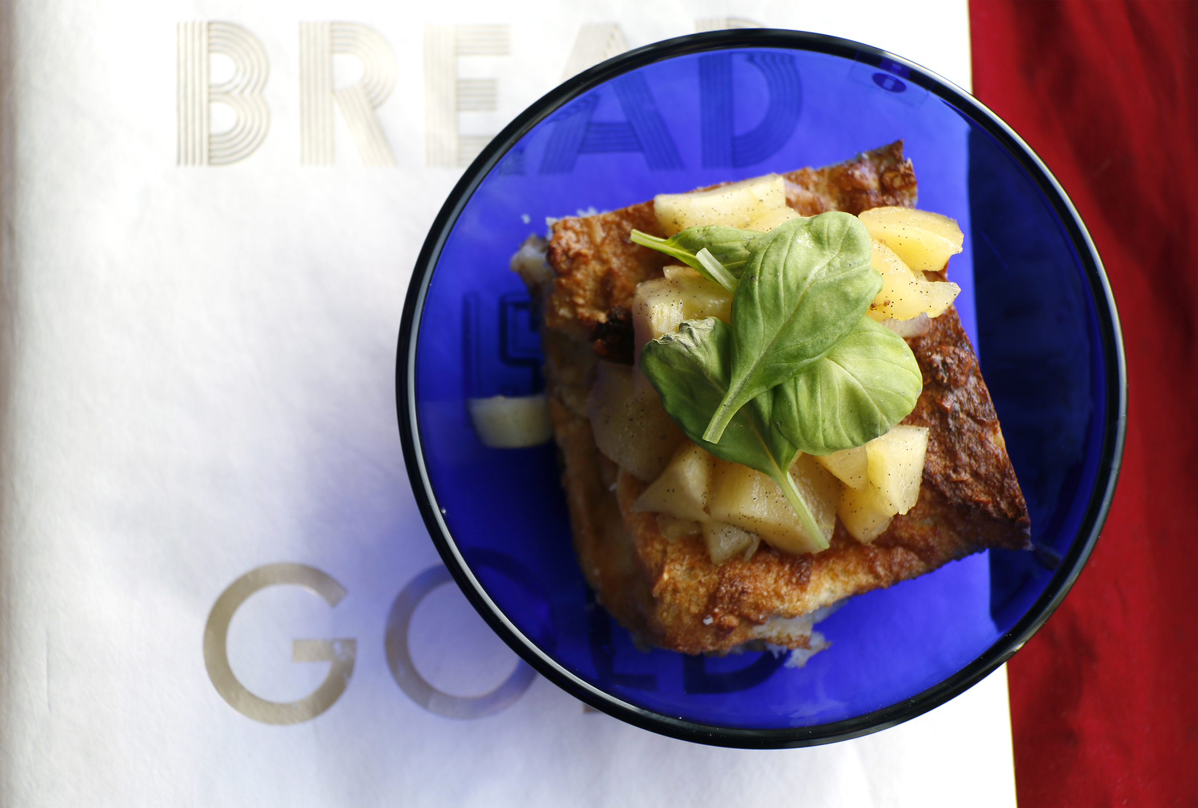 Huippuhyvää vanhasta leivästä – tee pastaa, risottoa, hampurilaisia ja torttua maailman parhaiden resepteillä