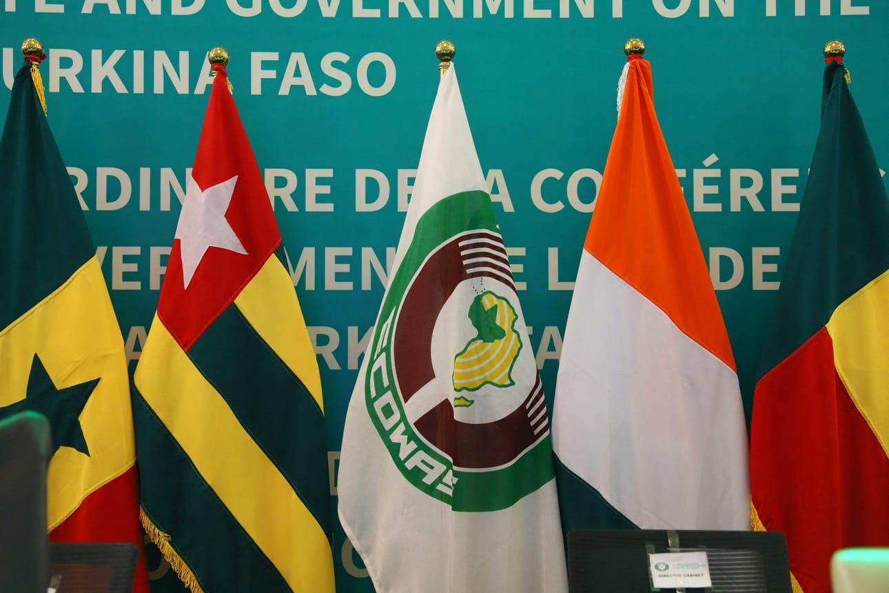 Nigerin ja Länsi-Afrikan maiden talousjärjestön Ecowasin edustajat ovat keskustelleet tällä viikolla maan tilanteesta. LEHTIKUVA/AFP