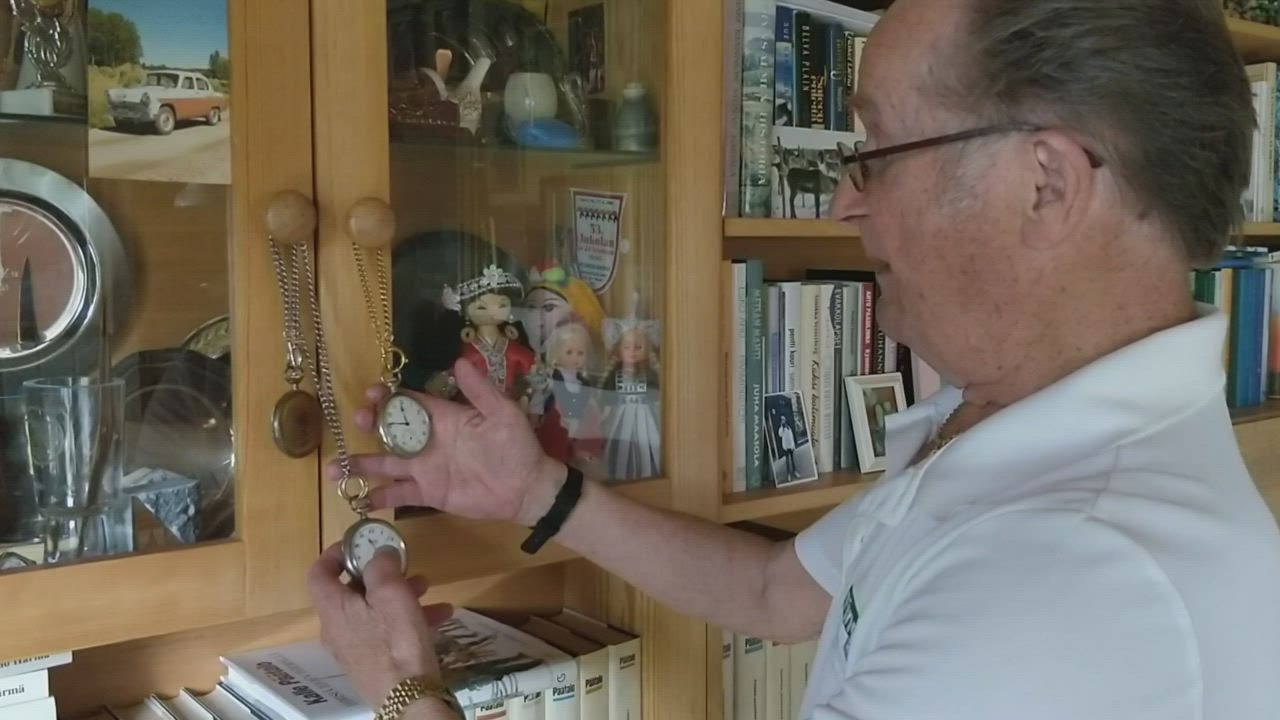 80 vuotta täyttävä Väinö Ronkainen antaa elämälleen arvosanan kymmenen miinus – "Mitä se miinus siellä oikein tekkee", vaimo ihmettelee