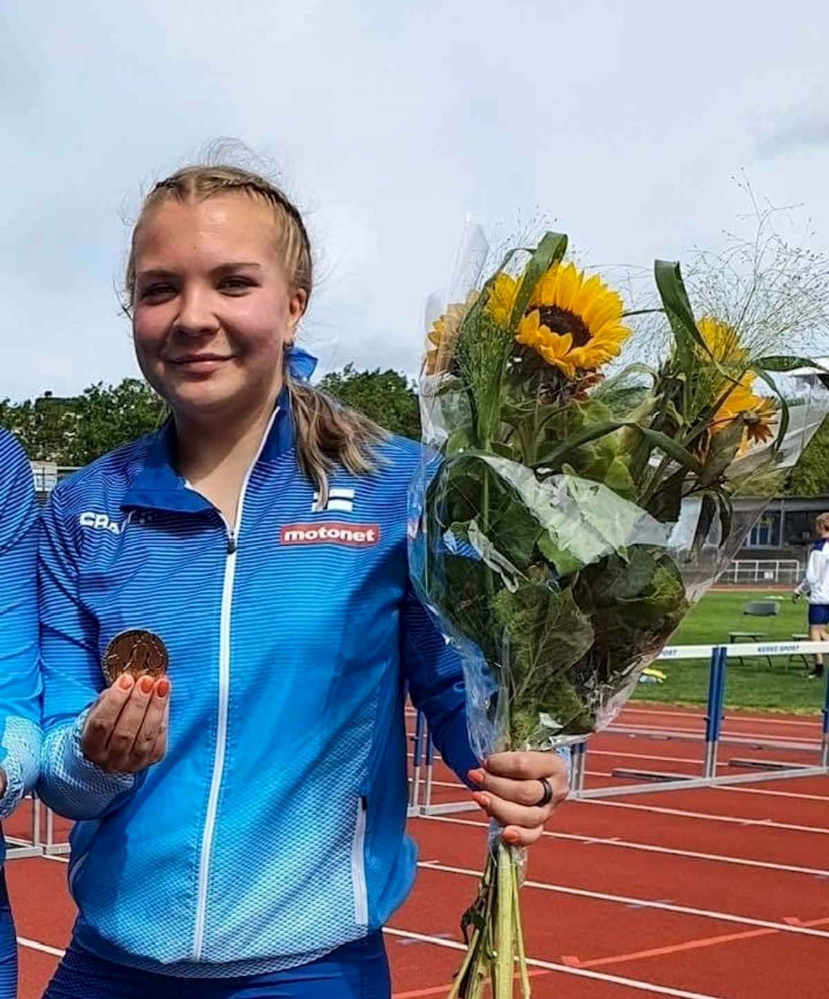 Pudasjärven urheilijoiden Anette Saalismaa kuulan PM-pronssille alle 20-v Malmössa