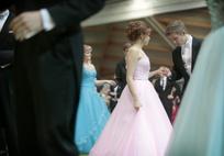 Vanhojen tanssit tanssittiin Ouluhallissa