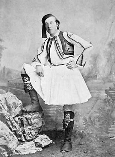 Oscar Wilden (1854-1900) mielestä luonnollisuus on näyttelemistä. Ajatuksessa on tyypillinen wildemäinen ristiriita.