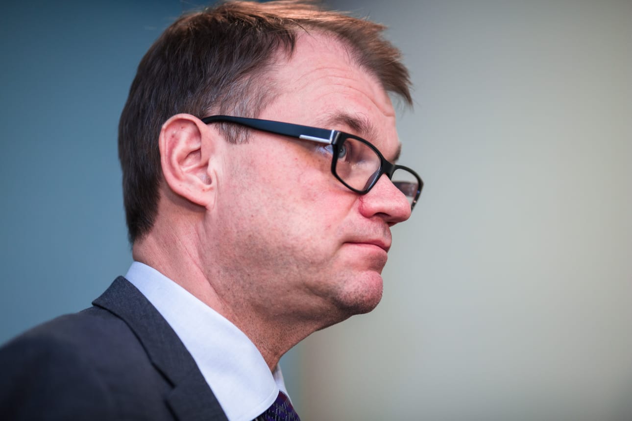 Pääministeri Juha Sipilä (kesk.) puolustaa tehtyjä leikkauksia.