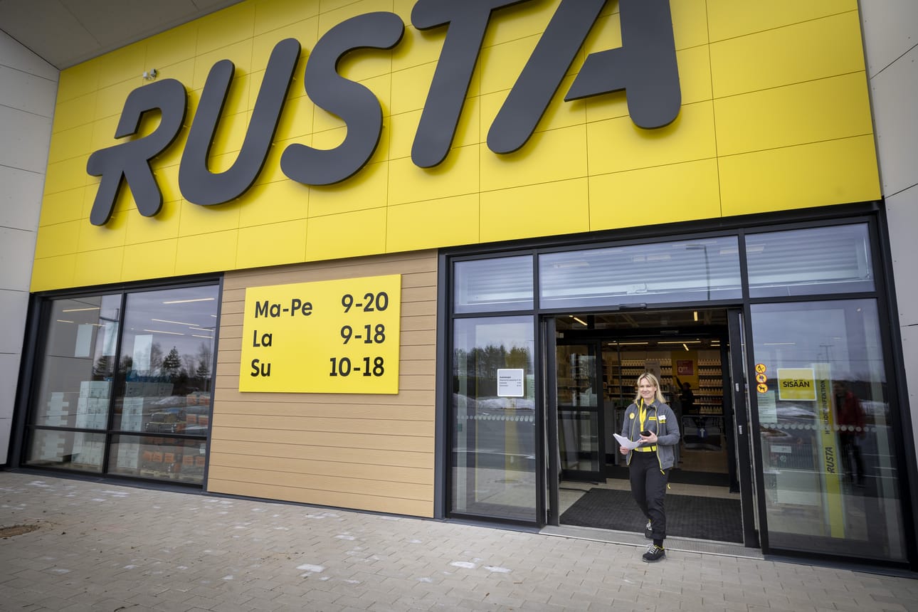 Ylivieskaan avautuu Rusta tällä viikolla. Kuvassa Oulun Kaakkurissa sijaitseva myymälä.