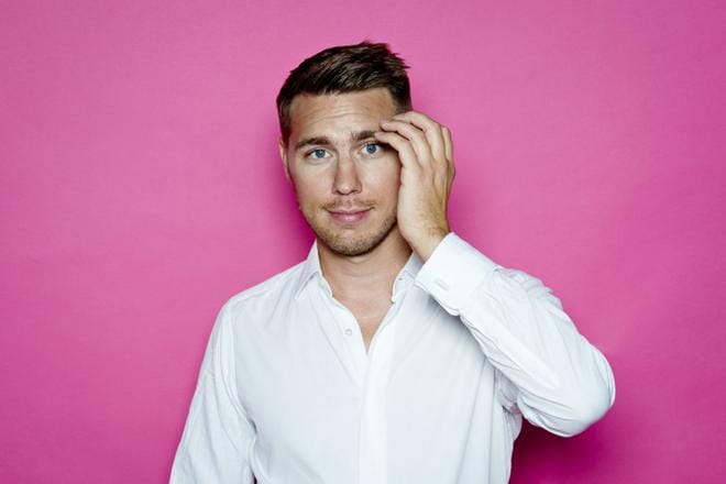 Kevään koviin kiinnityksiin lukeutuu baritoni Aarne Pelkonen. Hänet nähdään Seinäjoen ja Vaasan kaupunginorkestereiden yhteiskonsertissa. KUVA: INKA SOVERI