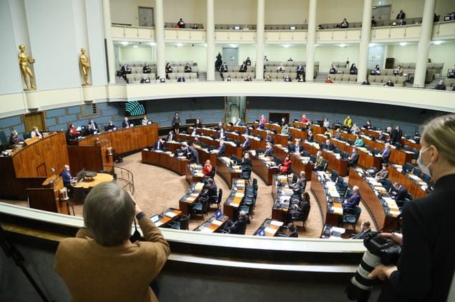 Eduskunta äänesti Haaviston luottamuksesta poikkeusjärjestelyin. KUVA: Mauri Ratilainen