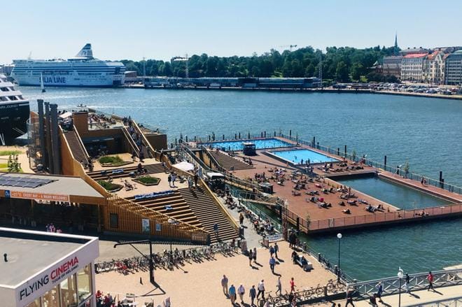 Bluetin Helsingin Katajanokalle suunnittelema Allas Sea Pool on osoittautunut toimivaksi konseptiksi. Vaasassa ulkoallasta pyörittäisi eri taho kuin Allas Sea Poolin toiminnasta vastaava Töölö Urban. KUVA: BLUET OY