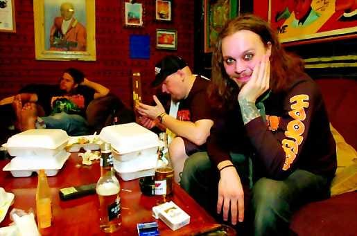 Hyvin meni. Ville Valo (oik.) oli Las Vegasin loppuunmyydyn konsertin jälkeen todella tyytyväinen. Edessä on parin päivän tauko ennen kuin kiertue jatkuu paluulla itärannikolle.