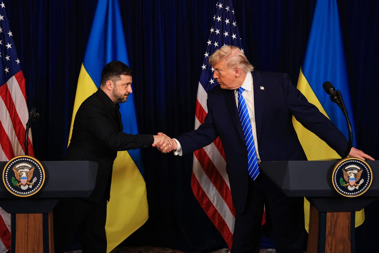 Volodymyr Zelenskyi ja Donald Trump tapasivat Floridassa sunnuntaina.