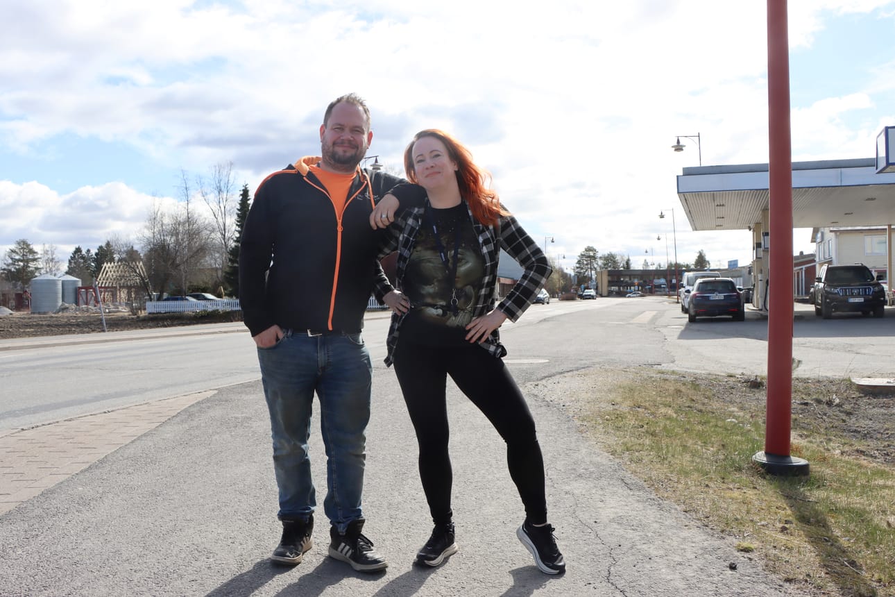 Valitusfestareita on suunniteltu Jurvan Yrittäjien hallituksessa tammikuusta lähtien. Hallituksen puheenjohtaja Kirsi Alanen sekä hallituksen jäsen Jouko Sjöblom muodostavat pienen festaritiimin, jolle hyvät bileet on kunnia-asia.