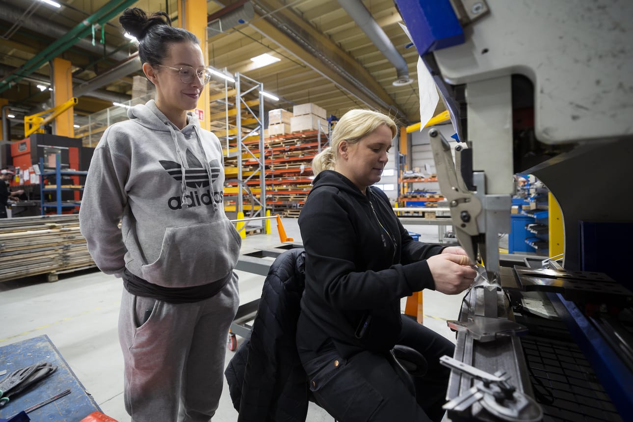 Anna Palmu ja Heidi Kuusisto ovat alanvaihtajia.