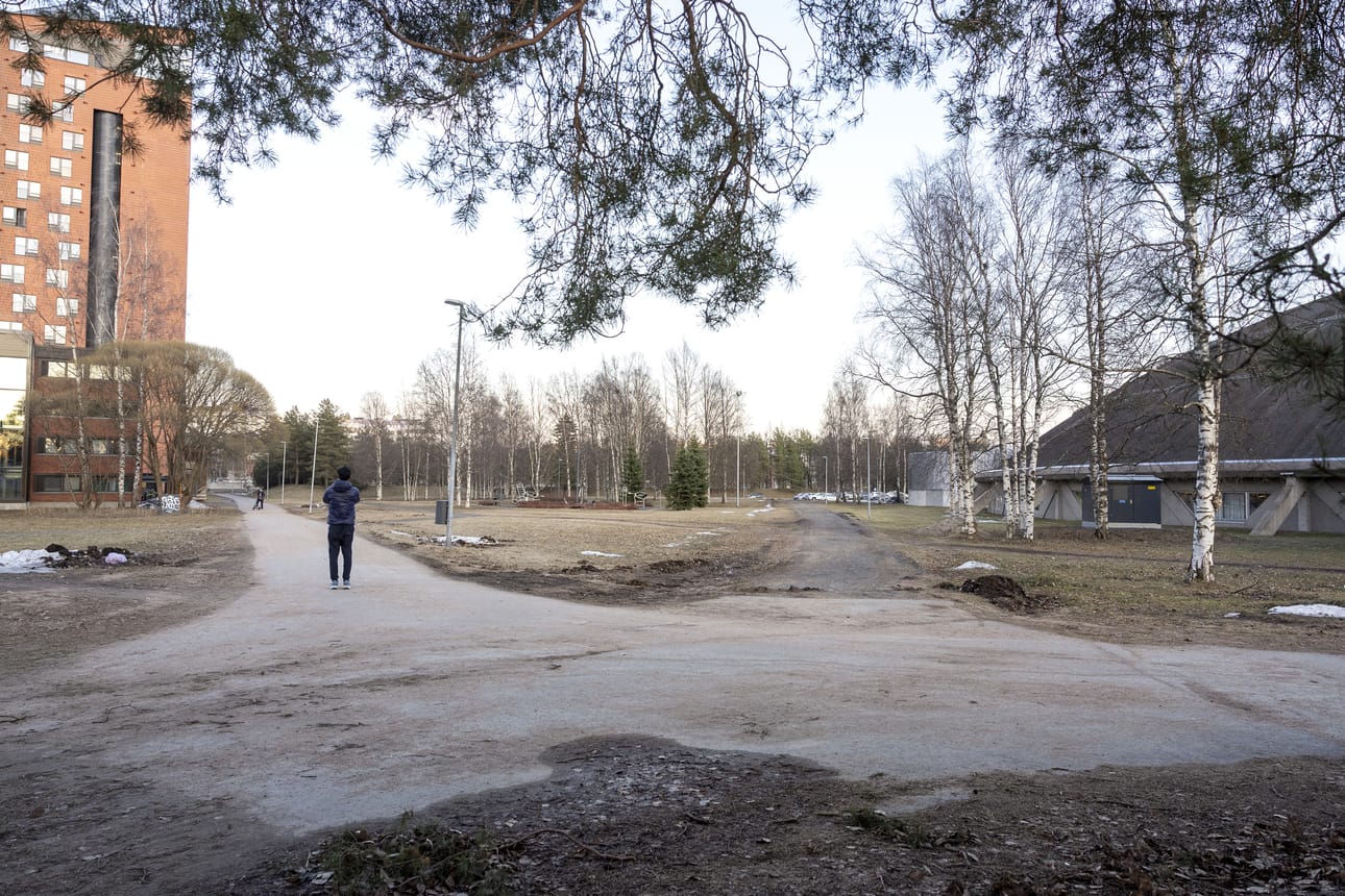 Joukkoliikenneväylä kulkisi Ouluhallin ja Välkkylän opiskelija-asuntojen välistä.