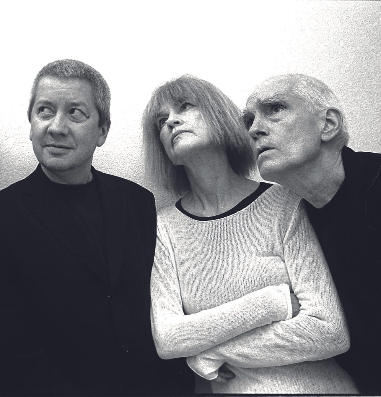 Taivas varjele, mitä sieltä tulee. 62-vuotias saksofonisti Andy Sheppard (vasemmalla) näyttää suhtautuvan tulevaisuuteen tyynemmin kuin pianisti Carla Bley, 83, ja basisti Steve Swallow, 79.