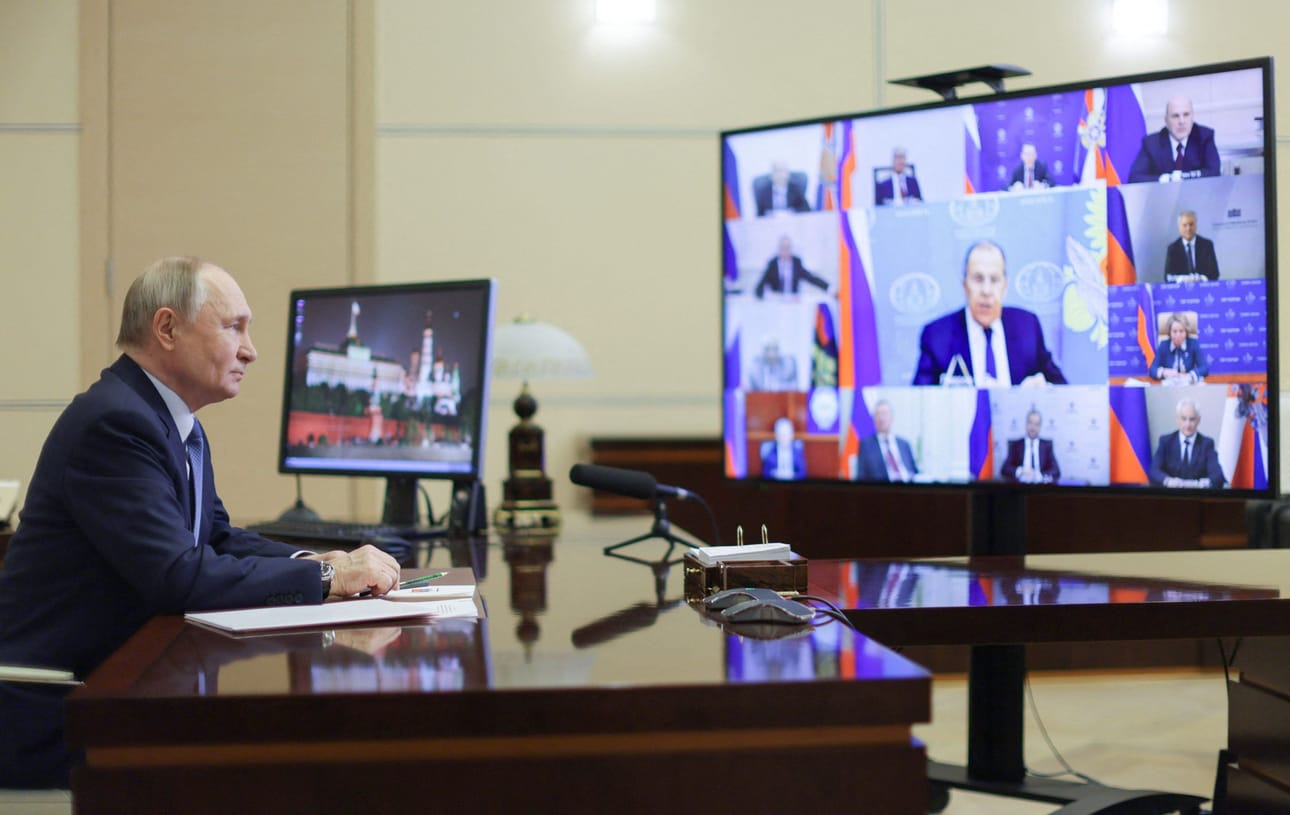Vladimir Putin on lähettänyt edustajansa Damaskokseen tapaamaan Syyrian uutta johtoa. Venäjän valtiollisen Sputnik-median välittämässä kuvassa Putin videokokouksessa lähellä Moskovaa 20. tammikuuta. AFP/Lehtikuva