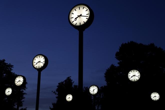 Pitäisikö Suomessa noudattaa pysyvästi talvi- vai kesäaikaa. Kansalaiskyselyyn ehtii vielä vasta otakantaa.fi -sivustolla. KUVA: EPA