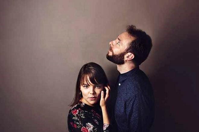 Sydänten illassa musiikkia tarjoilee duo Eve & Ossi.