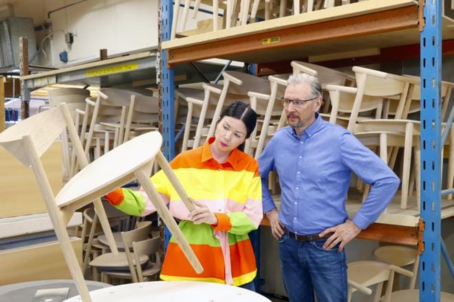 Annaleena Hakola ja Jari Hakola kertovat, että kasvun myötä Niemenkylän tehtaalta on loppunut tila kesken. Yrityksen työntekijämäärän arvioidaan kasvavan uusien tilojen käyttöönoton jälkeen jopa noin 40:een. KUVA: JARMO PANULA