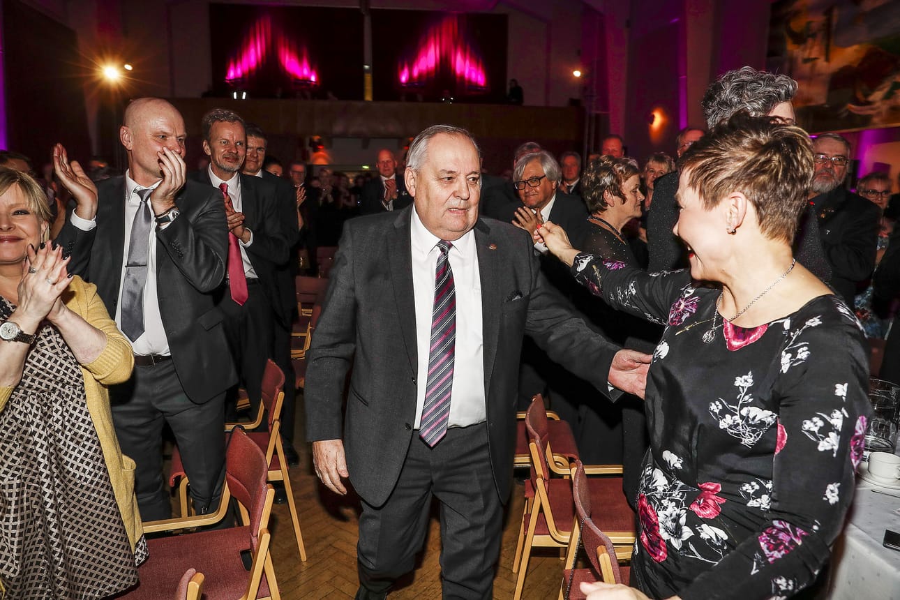 Kuninkuusravit palkittiin Sykähdyttävimpänä lappilaisena urheilutapahtumana 2018 Lapin Urheilugaalassa Kemissä. Palkinnon vastaanotti Matti Rajaharju.