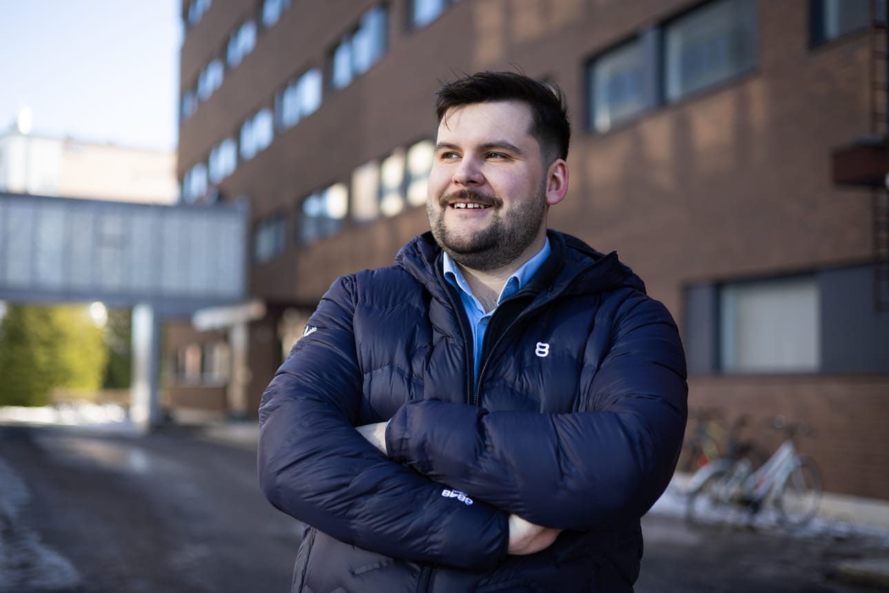 Maajussille morsian -sarjan uudella kaudella nähtävä Hannu Laturi tuntee joitain ohjelmassa aiemmin mukana olleita henkilöitä. – On jännittävää nähdä, tuleeko minulle kirjeitä ja millaisia ne ovat, hän tuumaa.