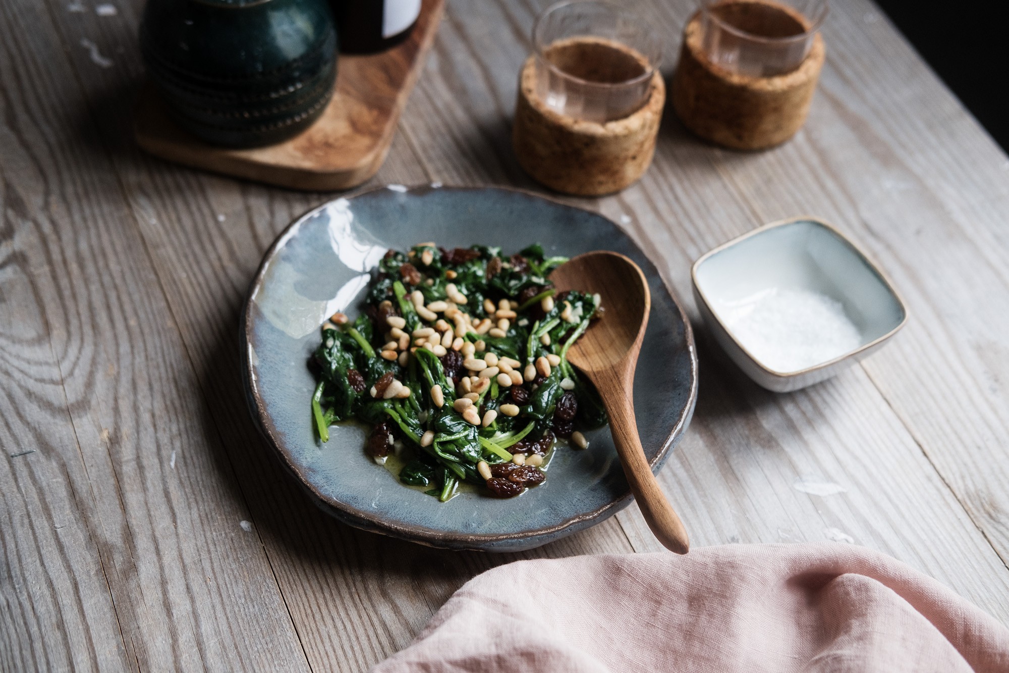 Yksinkertainen lisuke sopii kalan ja kanan kumppaniksi.