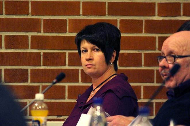 Alajärveläinen Anne Matokangas jätti perussuomalaisen puolueen ja siirtyi sinisiin. Matokangas on kolmas alajärveläisvaltuutettu, joka jätti perussuomalaiset. Valtuuston lisäksi hän on myös sekä kaupunginhallituksen että maakuntavaltuuston jäsen. KUVA: JOHANNA KATAJA