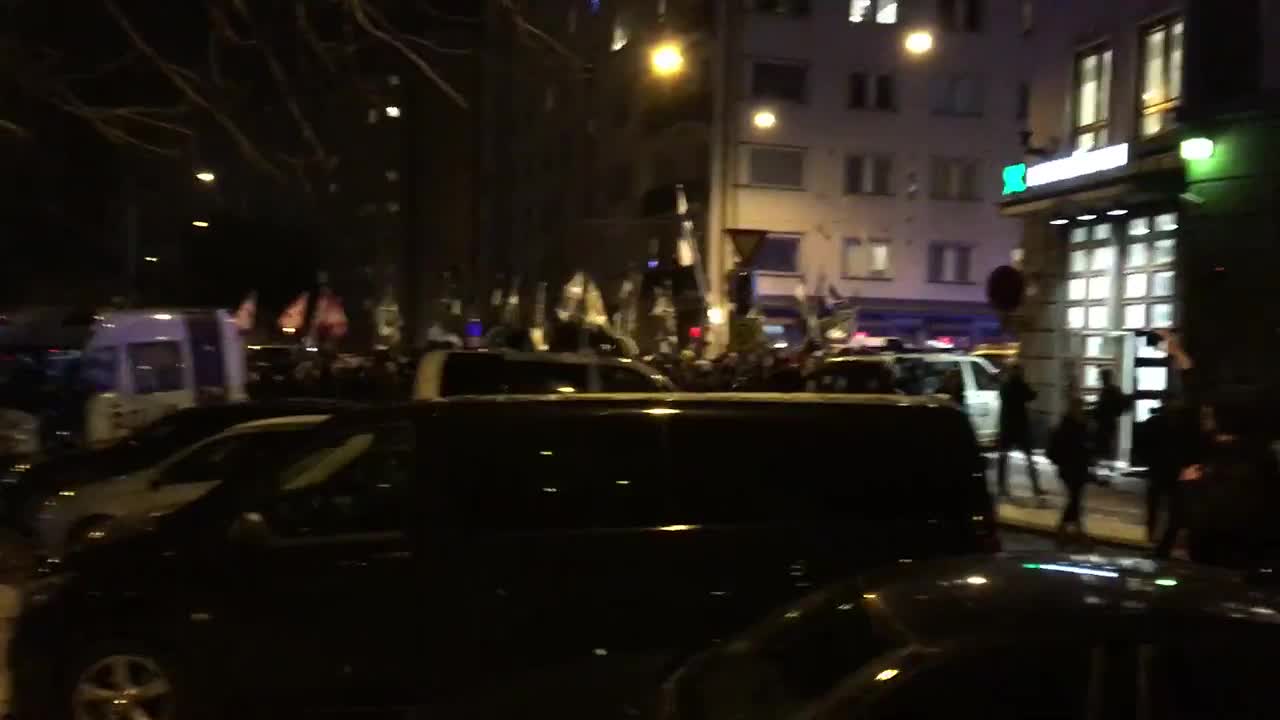 Helsingin mielenosoitukset ohittivat toisensa
