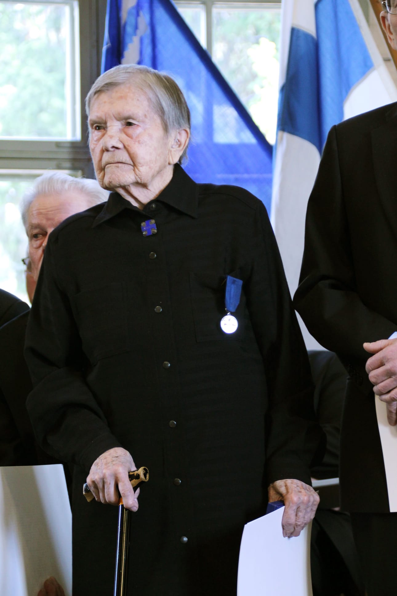 Aino Rautio, 96, oli pikkulottana ilmavalvojana Siikajoen kirkon tornissa.
