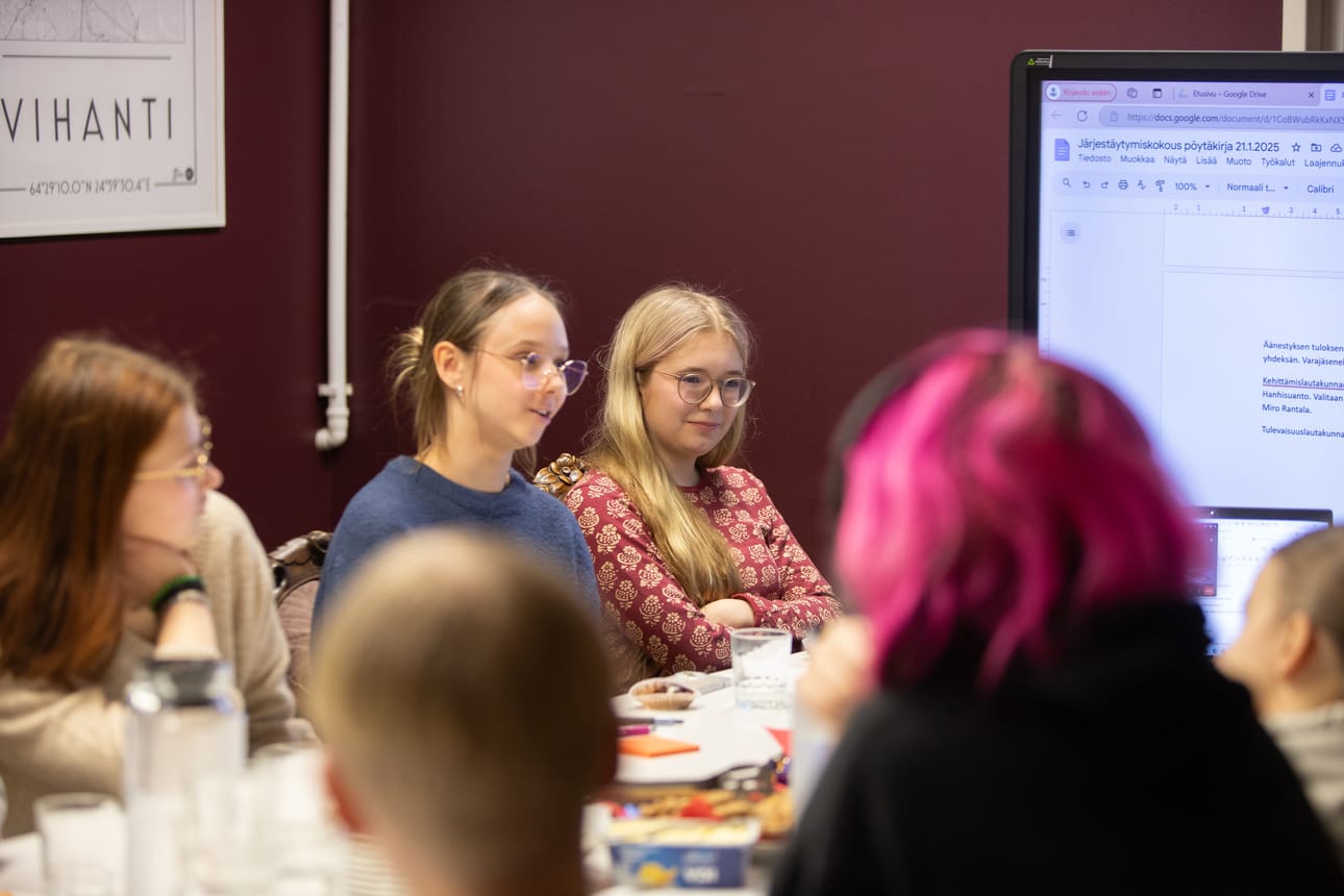 Raahen nuorisovaltuusto pitää järjestäytymiskokouksensa tammikuussa. Kuva viime tammikuulta, kun istuva valtuusto kokoontui ensimmäistä kertaa.