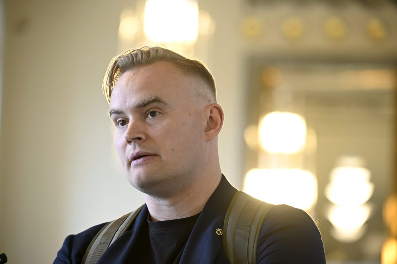 Kansanedustaja ja vihreiden eduskuntaryhmän puheenjohtaja Atte Harjanne kertoo luopuvansa puheenjohtajuudesta. LEHTIKUVA / Markku Ulander