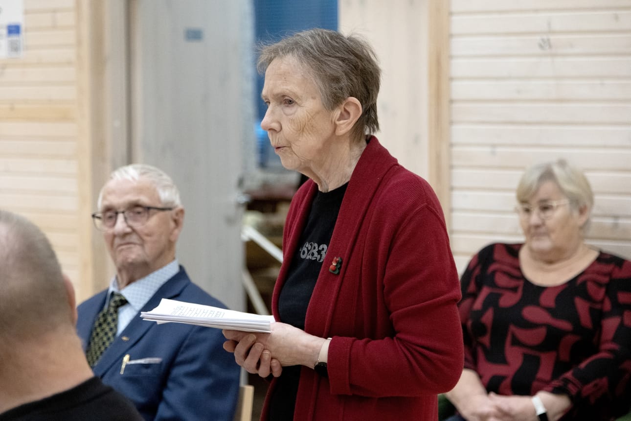 Hilkka Luoma-aho kertasi viime vuosia, joiden aikana kylään on noussut muun muassa vilkkaassa käytössä oleva kylätalo.