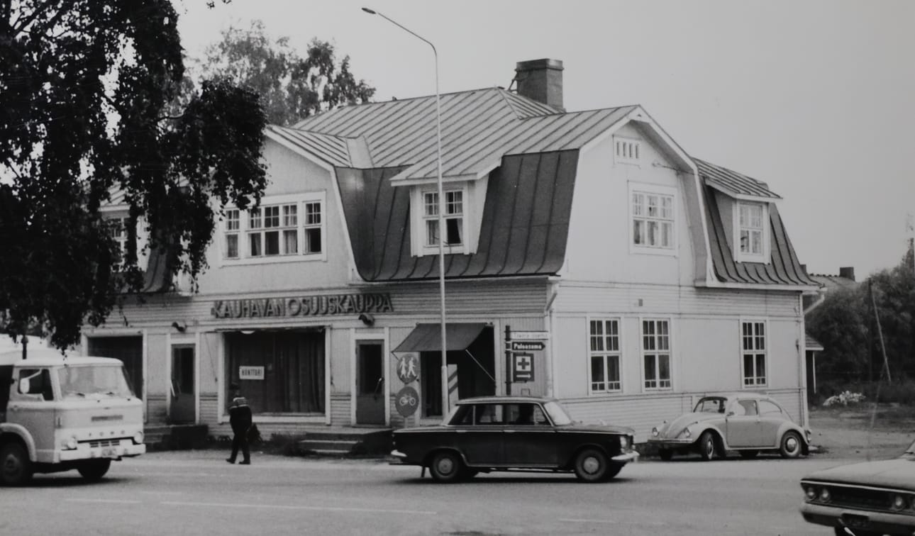 Vanha kauppa Kauhavan keskustasta. Talossa toimi aikoinaan myös Wisan automaattibingo.