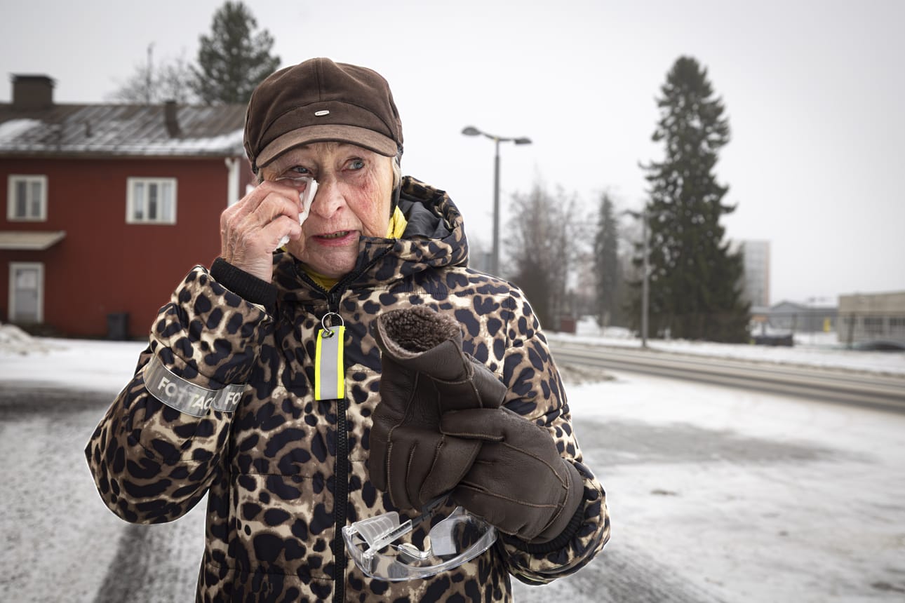 Lapualainen Liisa Lahdensuo oli syvästi liikuttunut lauantain turman vuoksi.