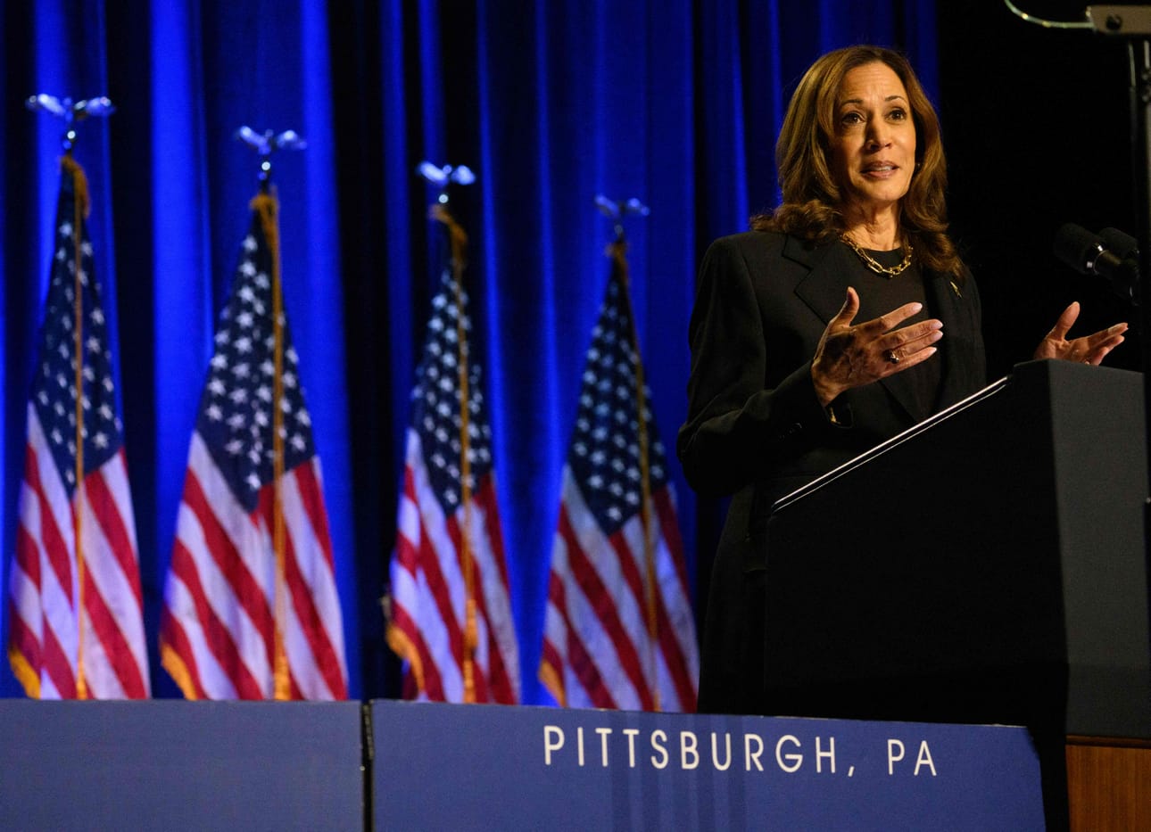 Pennsylvanian vaa'ankieliosavaltiossa pitämässään kampanjapuheessa demokraattien presidenttiehdokas Kamala Harris sanoi olevansa ja aina olleensa työläisten ja liittojen vahva tukija. LEHTIKUVA/AFP