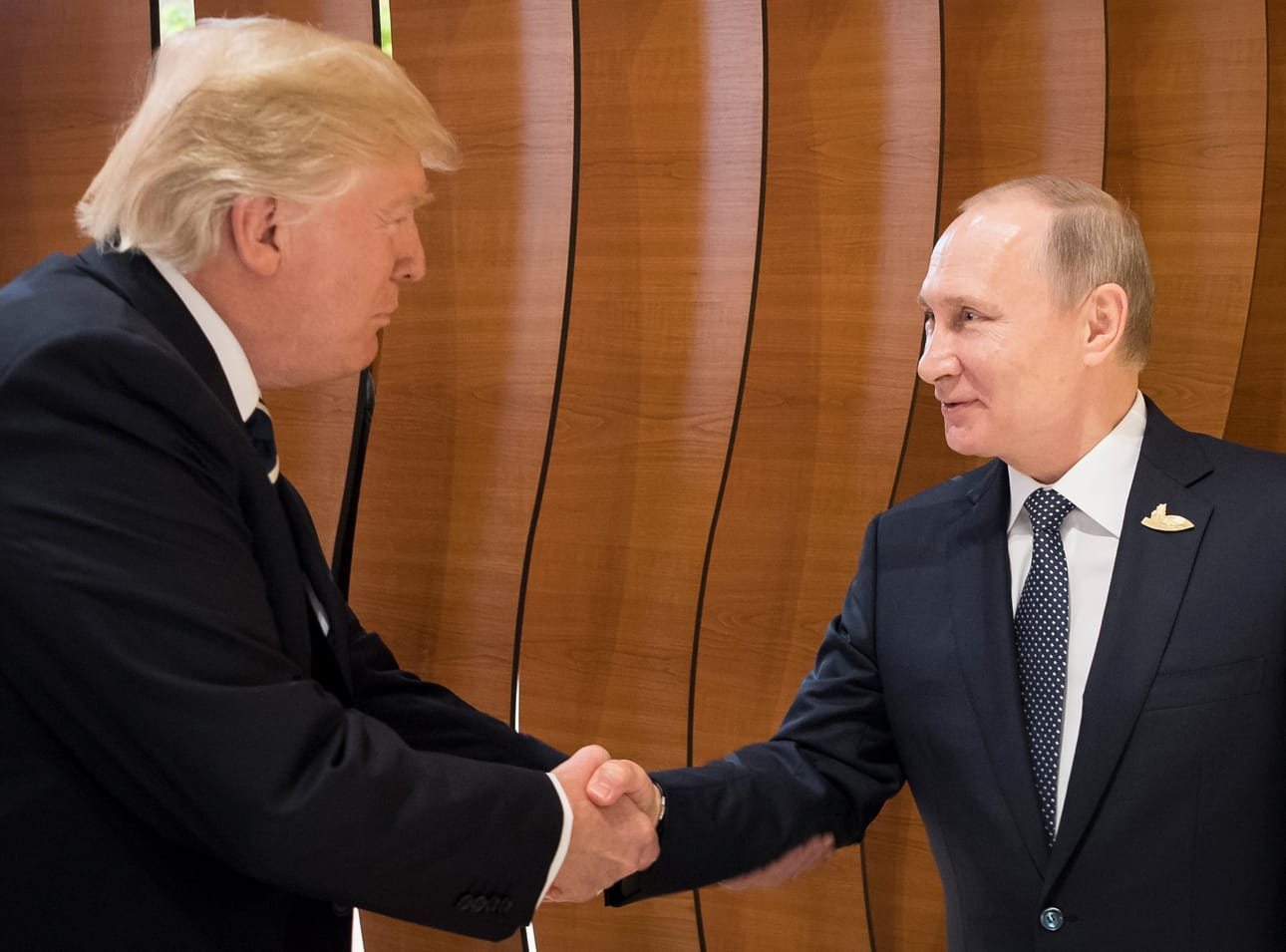 Yhdysvaltojen presidentti Donald Trump ja Venäjän presidentti Vladimir Putin tapaavat tänään Hampurissa.
