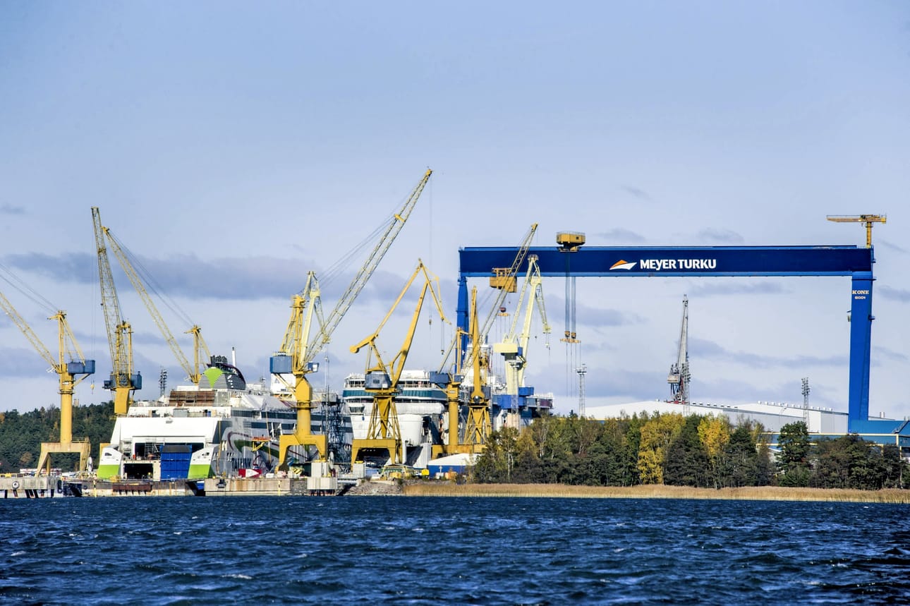 Meyer Turun telakalla rakennetaan parhaillaan TUI Cruisesille risteilijöitä. Seuraava risteilijä luovutetaan alkuviikosta. Royal Caribbean-varustamo on vahvistanut, että se rakennuttaa Turussa kaksi maailman suurimpiin kuuluvaa Icon-luokan risteilijää.