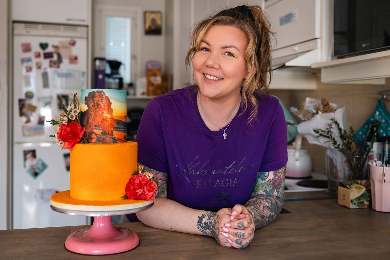 Helsingistä Leville muuttanut Mia Pelagia löysi oman luovuutensa kakkujen myötä. – Minulla on tainnut olla aiemmin aika kapea käsitys luovuudesta, hän toteaa nauraen.