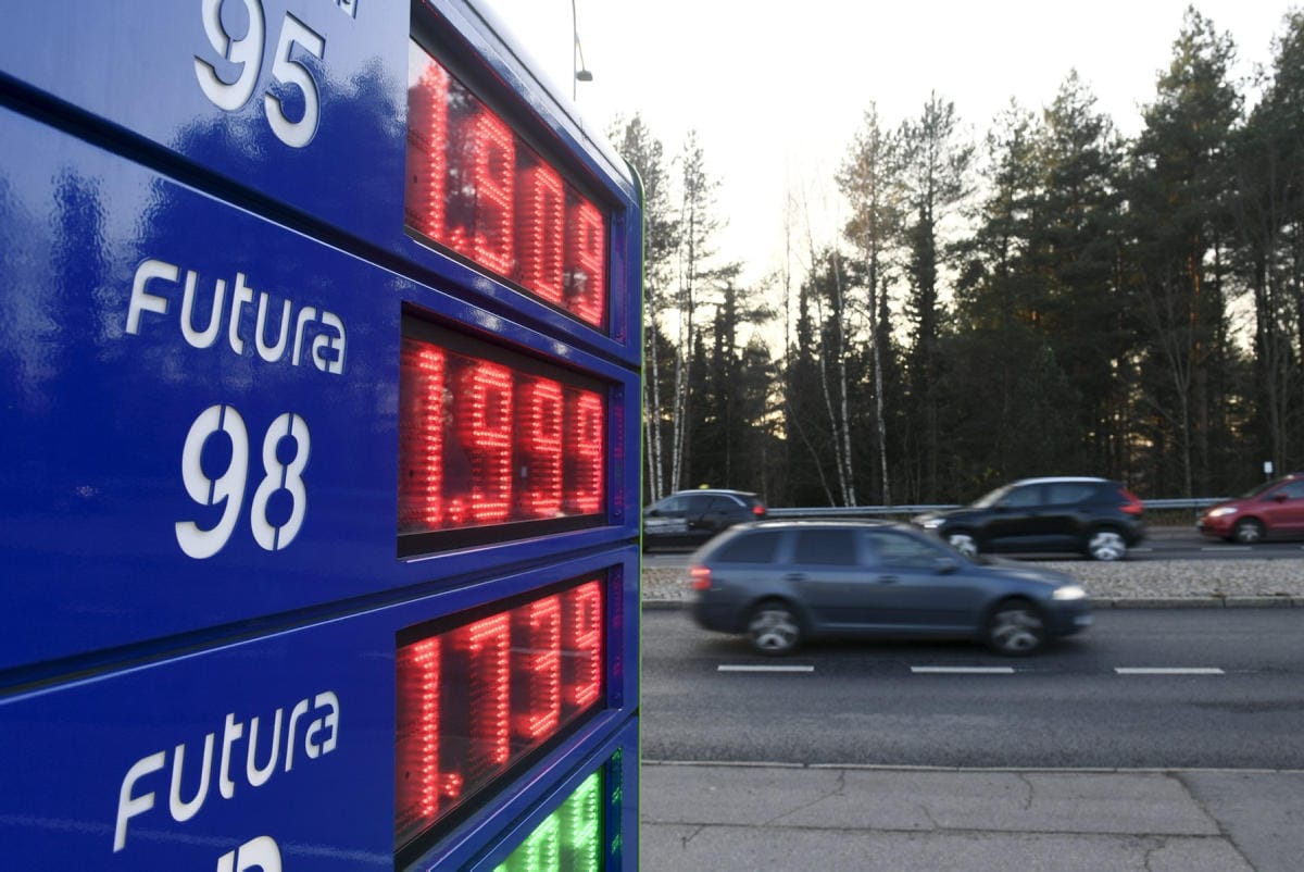 Inflaatiota hidasti joulukuussa muun muassa polttonesteiden hinnannousun taittuminen. Lehtikuva / Emmi Korhonen