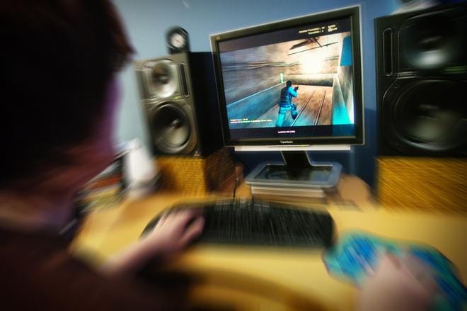 Elektronisen urheilun suurimmat turnaukset vetävät urheilustadionit täyteen ja netissä näytettävät turnauslähetykset keräävät miljoonayleisöt. Parhaat pelaajat tienaavat miljoonia. Suomalaisetkin ammattipelaajat ovat kahmineet voittoja ja suuria rahapinoja. KUVA: TOMI KOSONEN