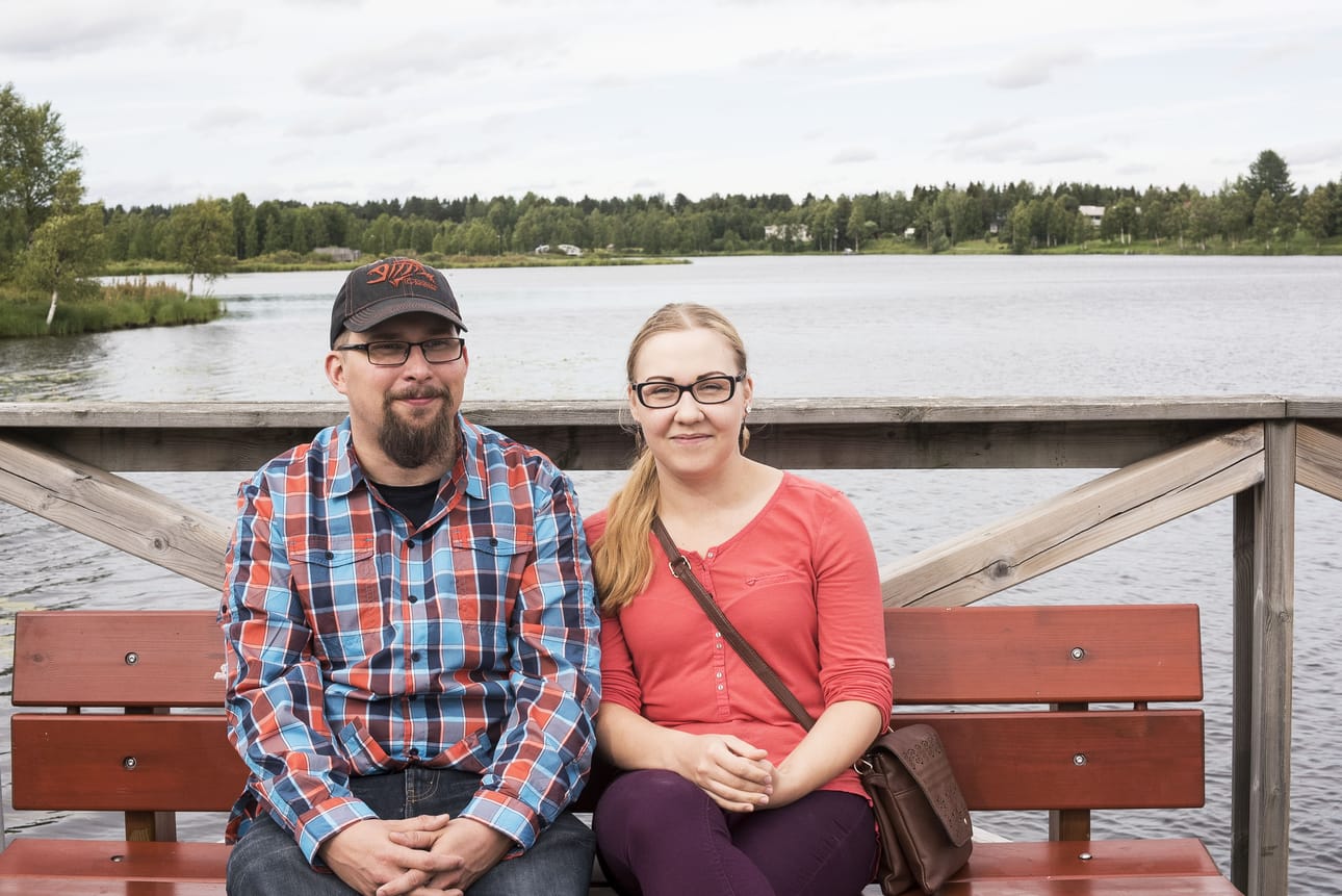 31-vuotias Jaakko Törmänen ja 29-vuotias Saara Korpela kuuluvat ikänsä puolesta vähemmistöön, sillä suurin osa Kuusamoon muuttaneista on yli 55-vuotiaita.